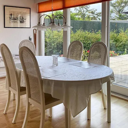 2 Bedroom Amazing In Ferienhaus *